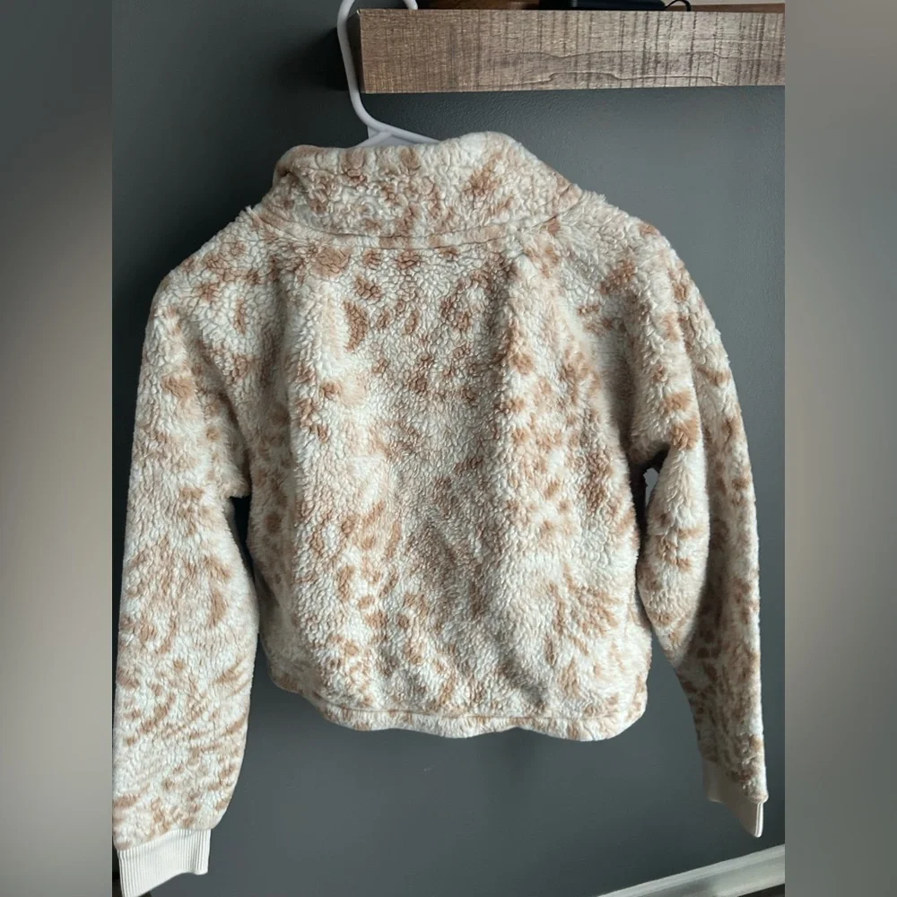 Calvin Klein Cream and Tan Fleece Jacket size medium - Picture 3 of 3